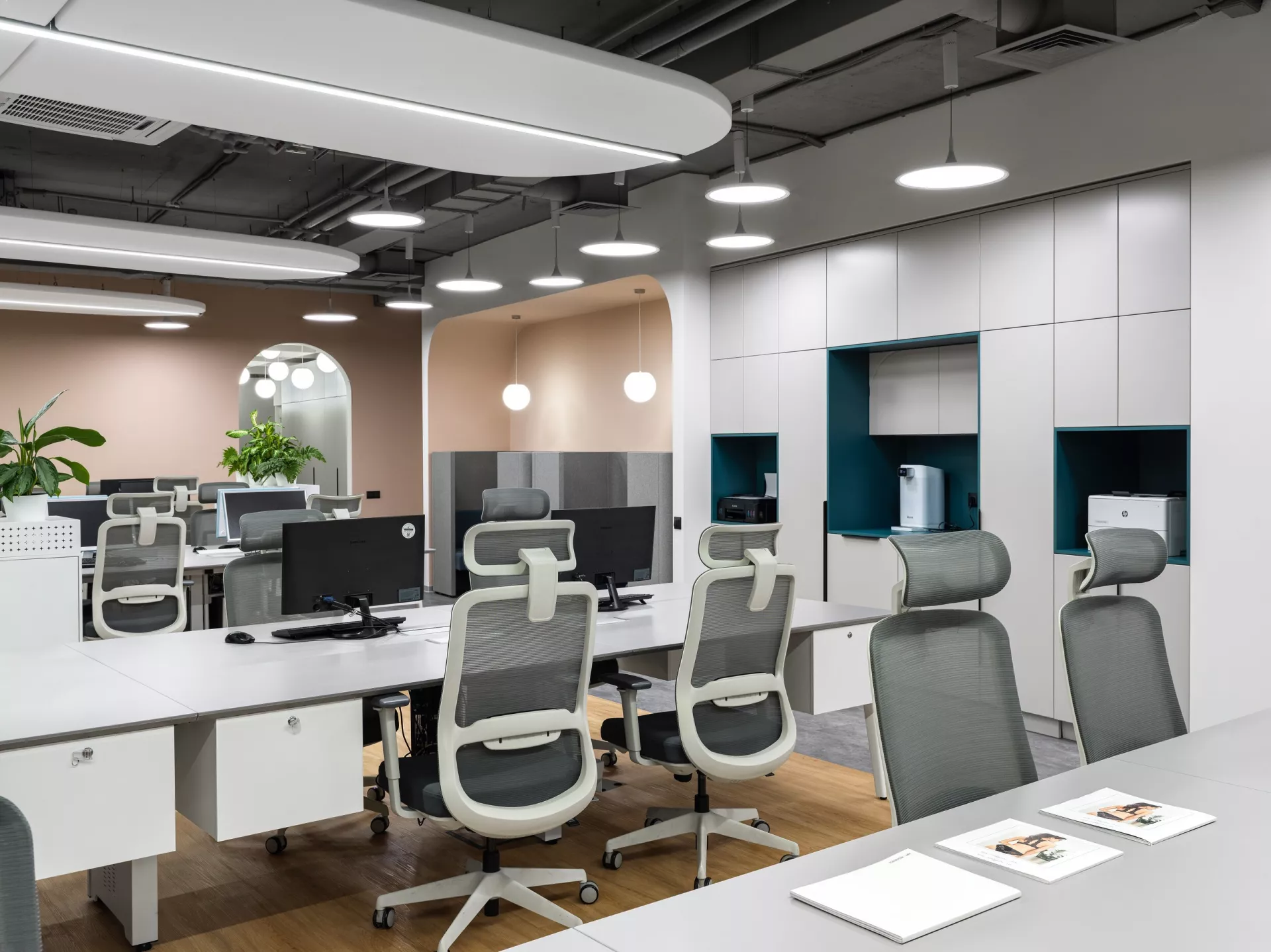 Дизайн офиса 460 м² для компании Indefiny