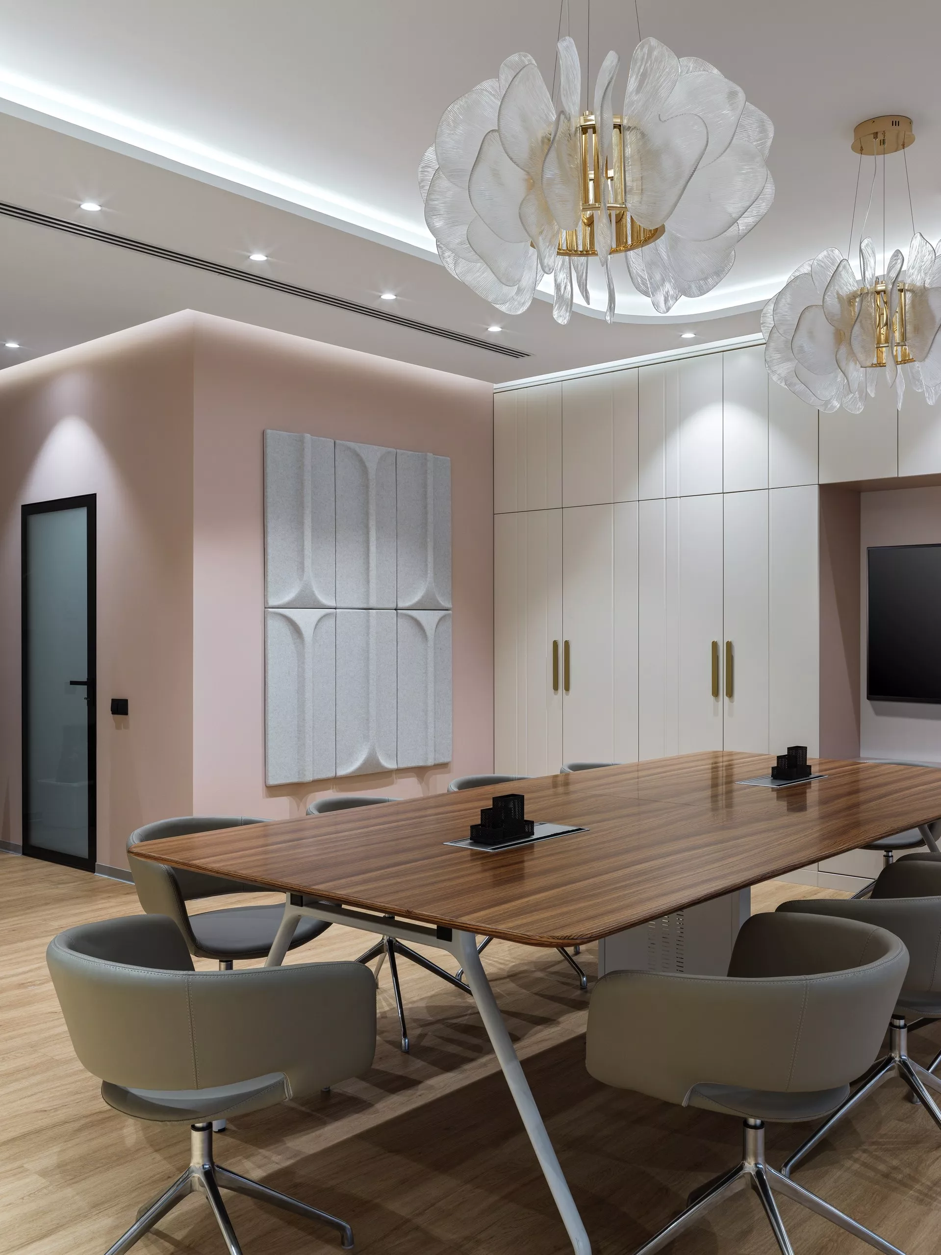 Дизайн офиса 460 м² для компании Indefiny
