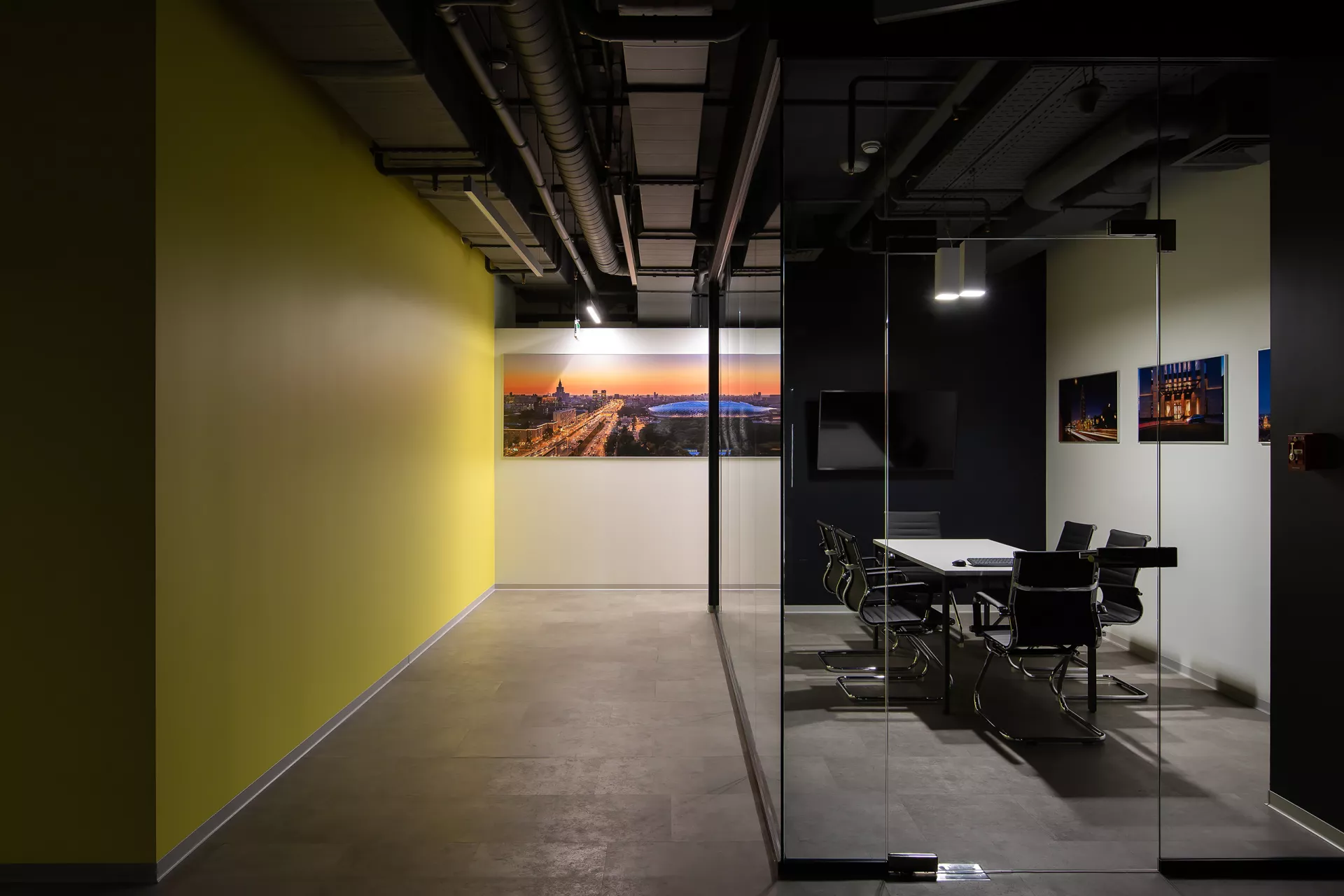 Sales Office Interior Design 240 m² — Alcon Tower — Open Space