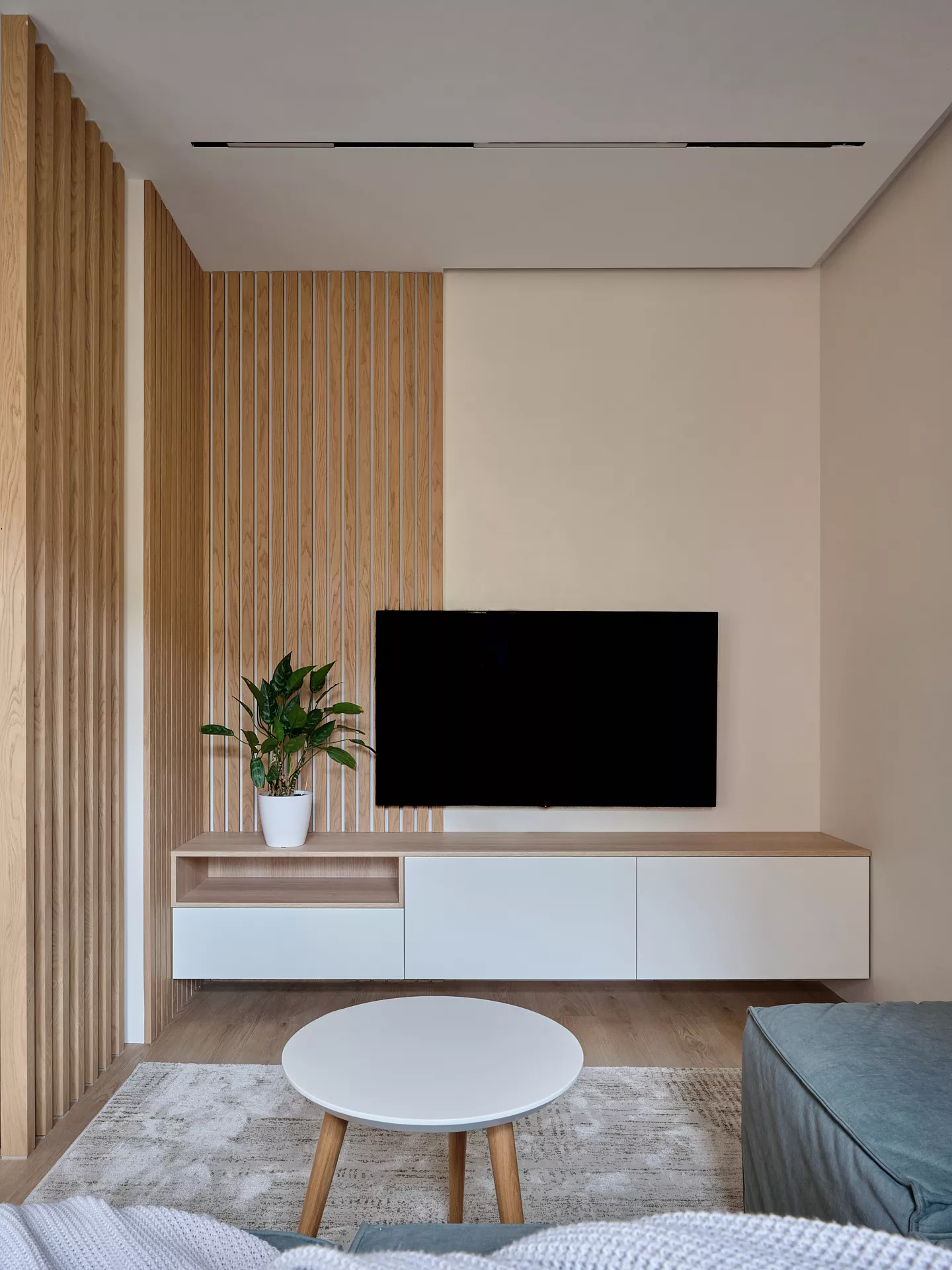 Apartment design project 73 m² — RC Opalikha — Kitchen-living
