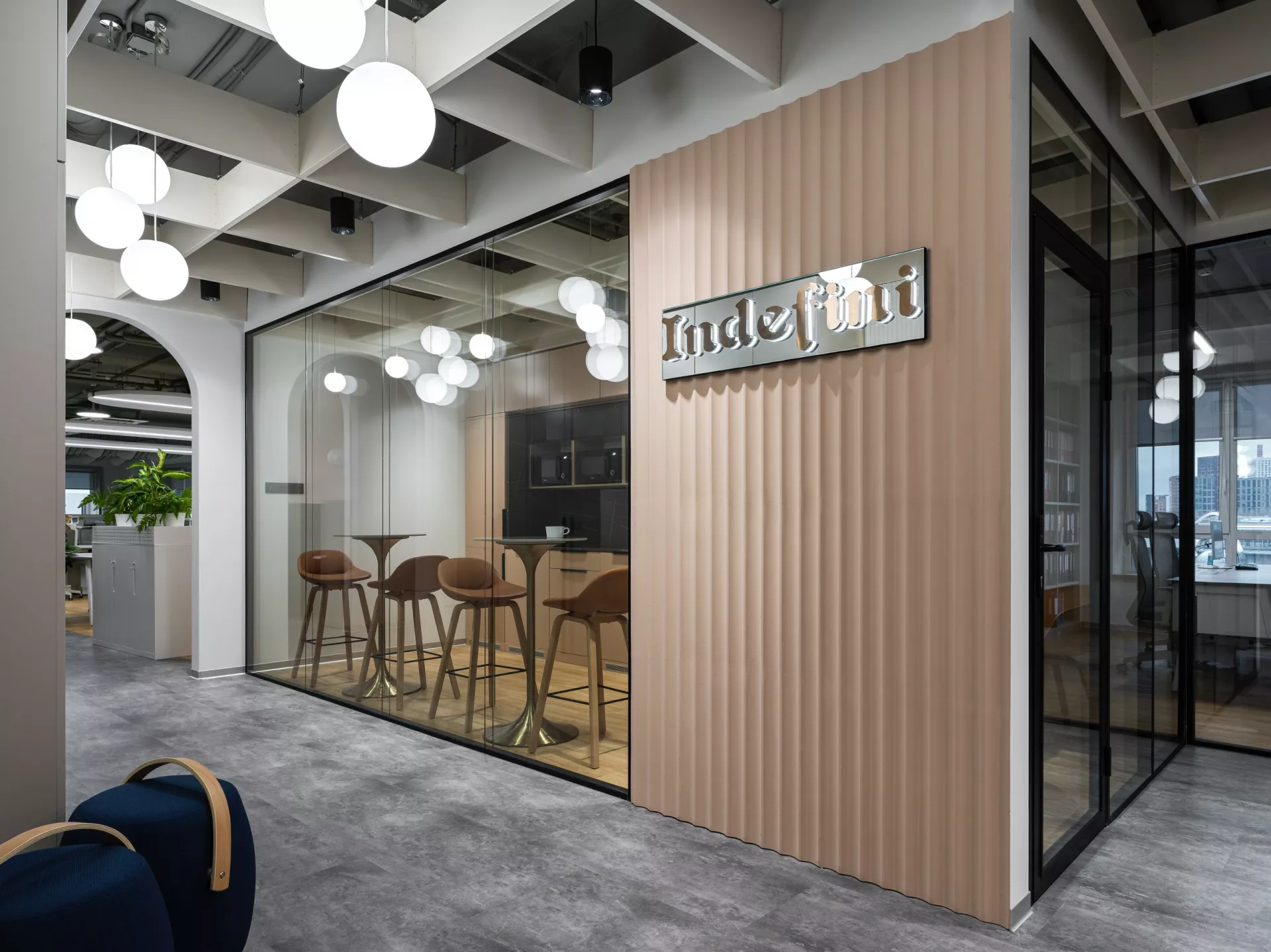 Дизайн офиса 460 м² для компании Indefiny