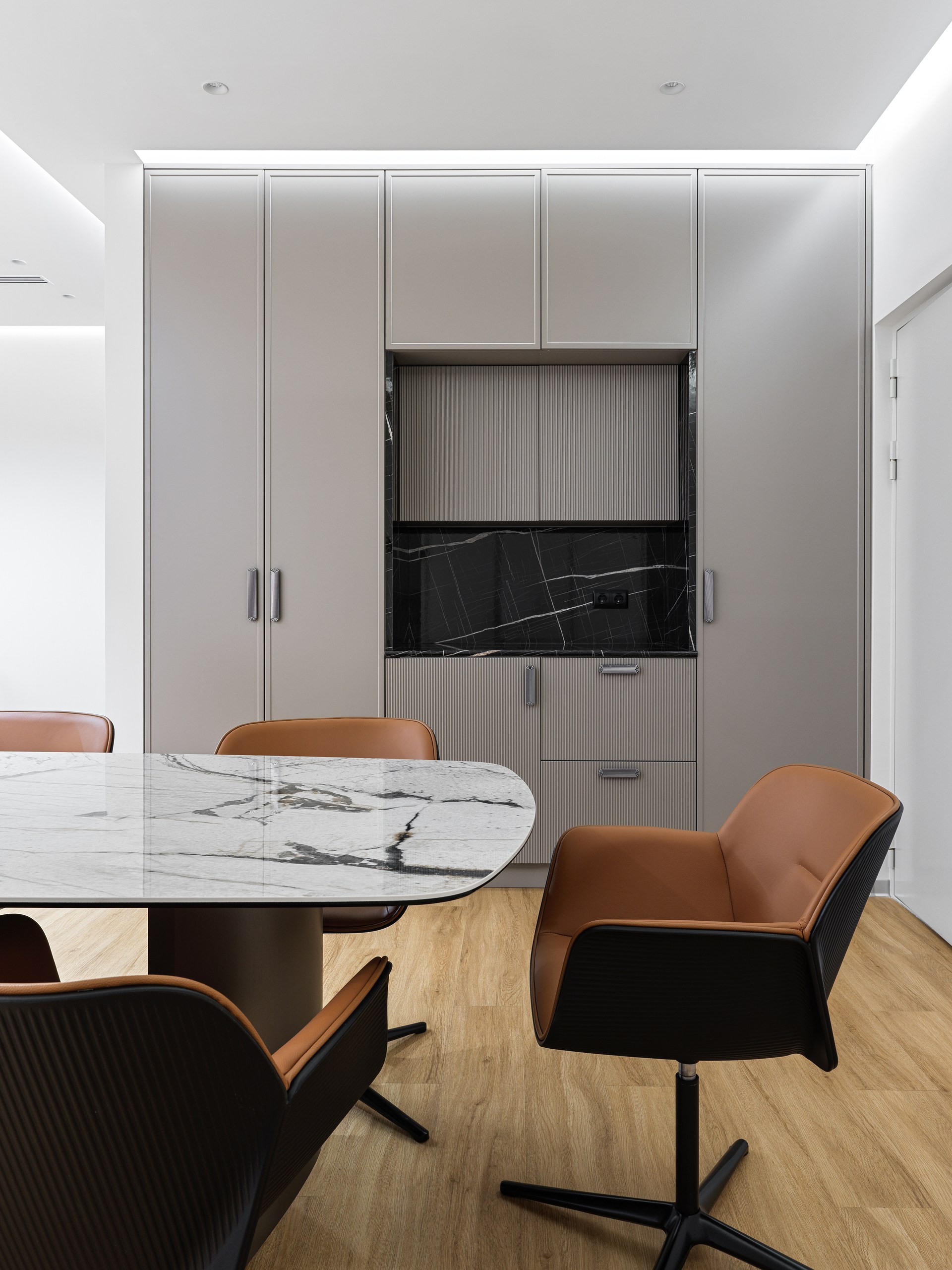 Дизайн  офиса 460м²  для компании Indefiny