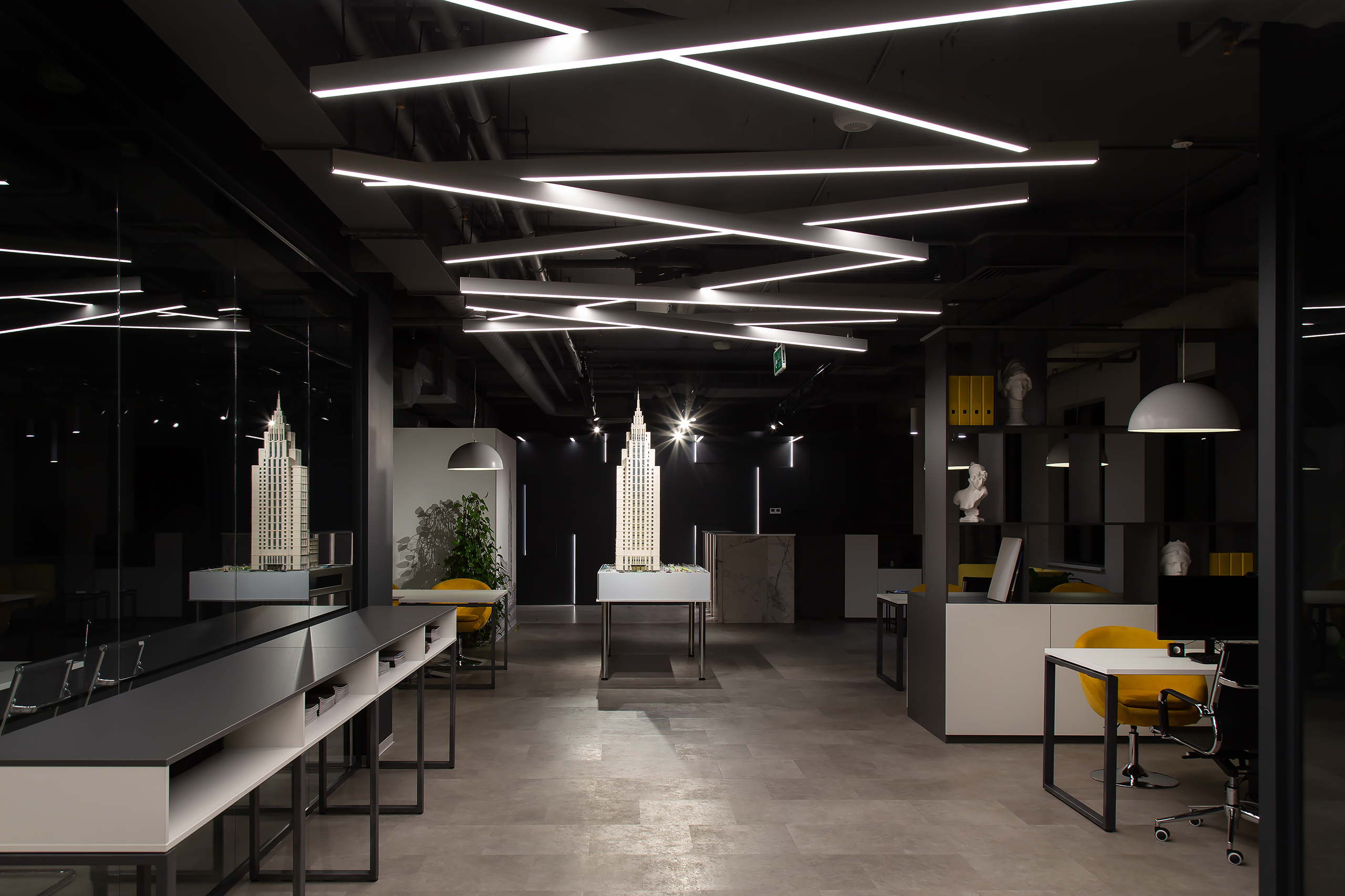 Sales office design 240 m² .  Alcone Tower