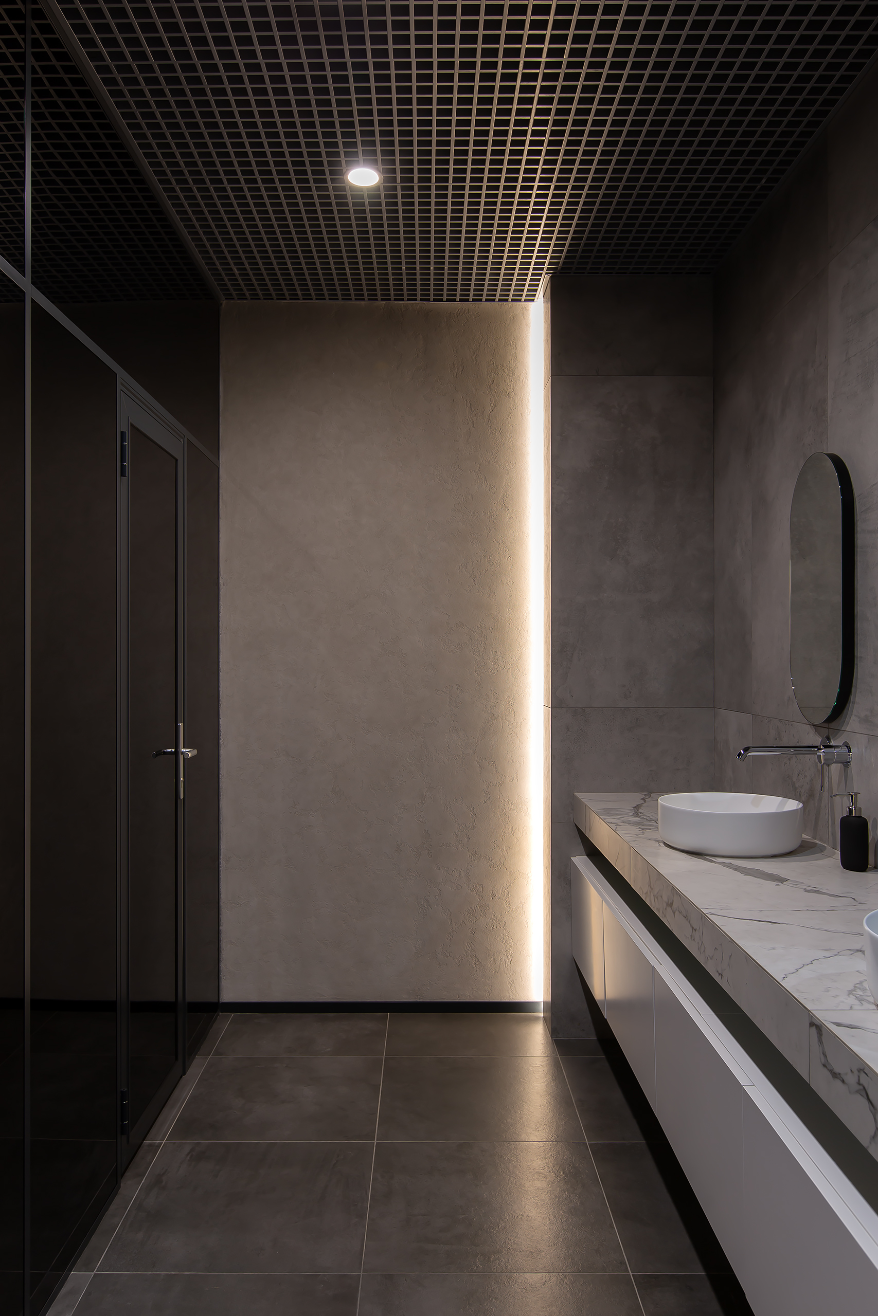 Sales office design 240 m² .  Alcone Tower