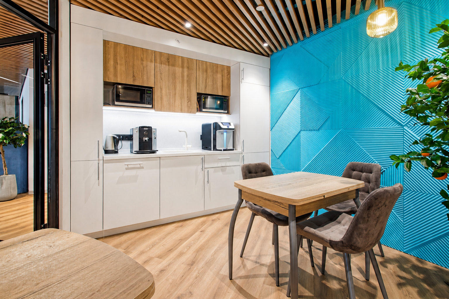 Office interior design in Bashne Federatsii 630 m² — Kitchen