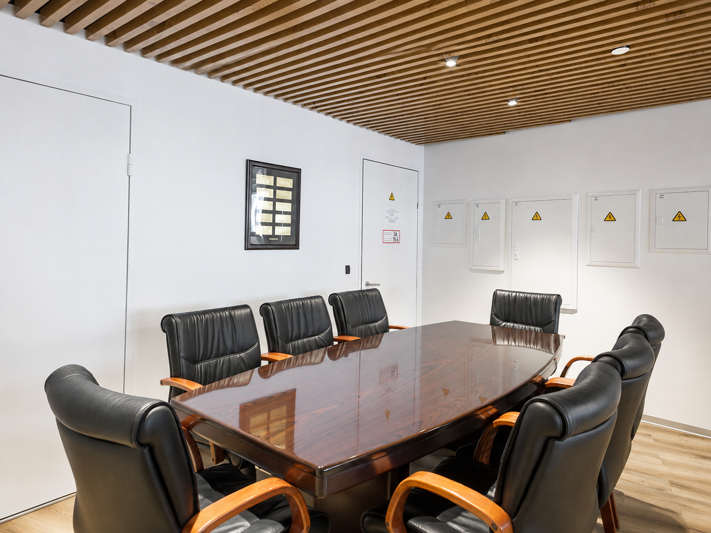 Office interior design in Bashne Federatsii 630 m² — Meeting room